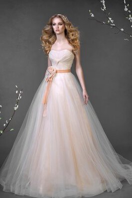 Robe de mariée textile en tulle jusqu'au sol de traîne moyenne a-ligne