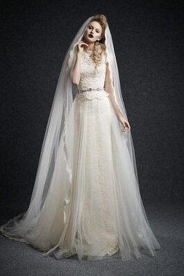 Robe de mariée col ras du cou textile en tulle avec perle a-ligne appliques