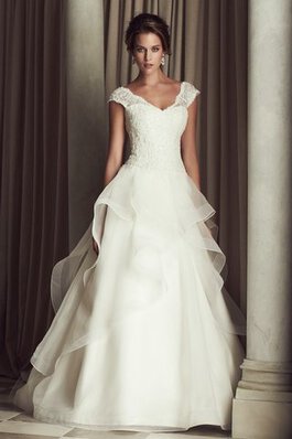 Robe de mariée derniere tendance vintage en organza a plage longueur au ras du sol