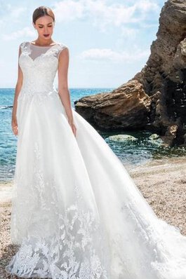 Robe de mariée avec bouton de traîne courte avec zip appliques col ras du cou