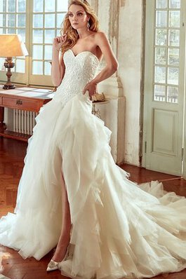 Robe de mariée de col en cœur ruché en tulle ouverture frontale haut bas