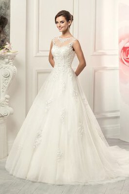 Robe de mariée textile en tulle de traîne courte au niveau de cou appliques