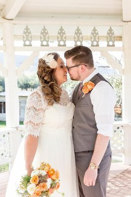 Elegante Vestido de Novia de Borde-Festoneado de Joya de Manga de Campana de Barco