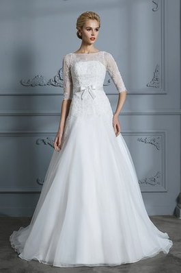 Robe de mariée en dentelle avec nœud boutonné brillant simple