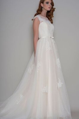 Robe de mariée derniere tendance classique romantique encolure ronde avec manche courte