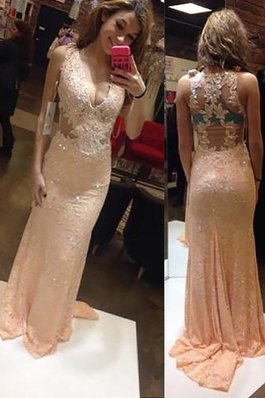 Sweep Train Satin V-Ausschnitt Anständiges Abendkleid mit Applikation
