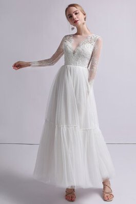 Abito da sposa a sala naturale con maniche lunghe dolce in pizzo in tulle