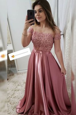 Robe de soirée sucré d'epaule ecrite en satin decoration en fleur naturel