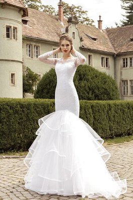 Robe de mariée naturel longueur au ras du sol avec manche longue trou de serrure col en bateau