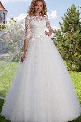 Robe de mariée appliques de traîne courte de col bateau en 1/2 manche en tulle