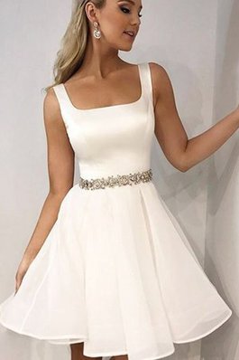 Robe fête de la rentrée avec perle absorbant avec chiffon bandouliere spaghetti courte