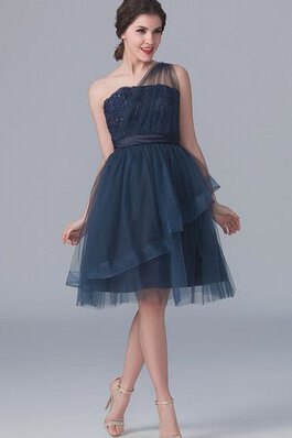 Robe demoiselle d'honneur bref en tulle a-ligne appliques d'épaule asymétrique