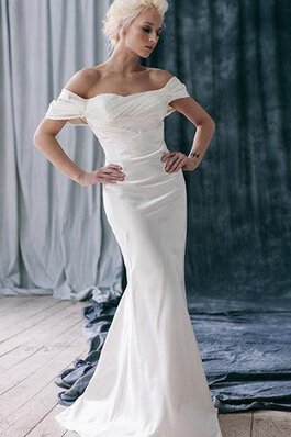 Robe de mariée chic luxueux avec manche courte longueur au ras du sol epaule nue