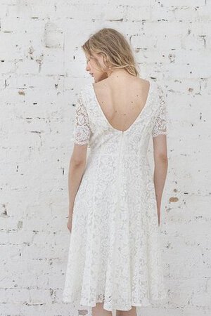 Robe de mariée vintage de col bateau ligne a avec manche courte de longueur à genou - Photo 5