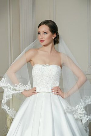Ärmelloses a linie Satin langes bodenlanges Brautkleid mit Applikation - Bild 3