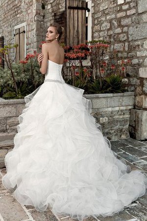 A-Linie Perlenbesetztes prächtiges romantisches Brautkleid ohne Ärmeln - Bild 2