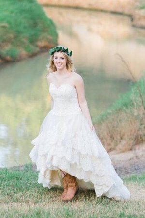 Ärmellos A-Line hoch niedrig extravagantes Brautkleid mit Blume mit Bordüre - Bild 3
