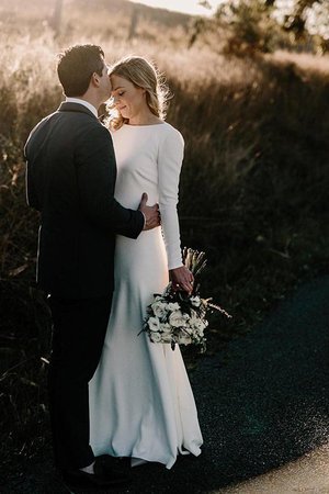 Robe de mariée attrayant gaine de traîne courte salle interne à la mode - Photo 1
