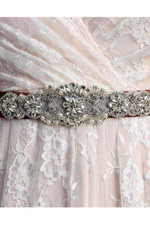 Plissiertes klassisches V-Ausschnitt bescheidenes romantisches Brautkleid mit Rüschen - Bild 9