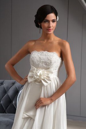 Spitze a linie plissiertes hoch niedrig romantisches Brautkleid mit Blume - Bild 3