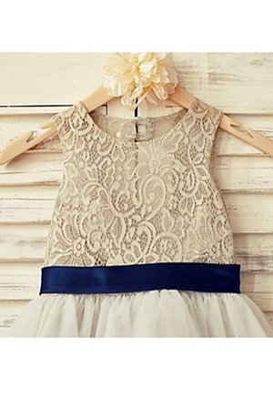 Normale Taille Prinzessin Schaufel-Ausschnitt Blumenmädchenkleid mit Blume mit Bordüre - Bild 3