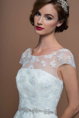 Kurze Ärmeln bescheidenes legeres Brautkleid mit Gürtel mit Applikation - Bild 4
