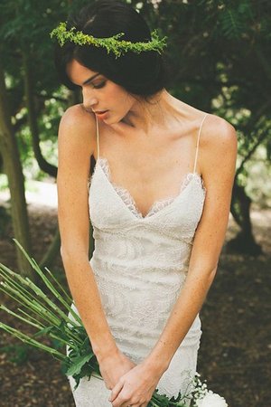 Ehrenvoll Sexy Informelles Brautkleid mit Offenen Rücken mit Rüschen - Bild 1