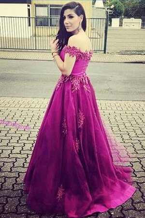 Reißverschluss A-Linie Sweep train Abendkleid mit Applike mit Schulterfreier Ausschnitt - Bild 1