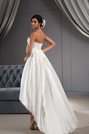 Spitze a linie plissiertes hoch niedrig romantisches Brautkleid mit Blume - Bild 6