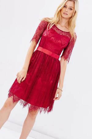 Schaufel-Ausschnitt Spitze halbe Ärmeln Reißverschluss kurzes Abschlusskleid mit Schleife - Bild 6