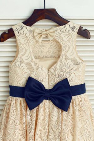 Normale Taille Schaufel-Ausschnitt Prinzessin Bodenlanges Blumenmädchenkleid mit Bordüre - Bild 5