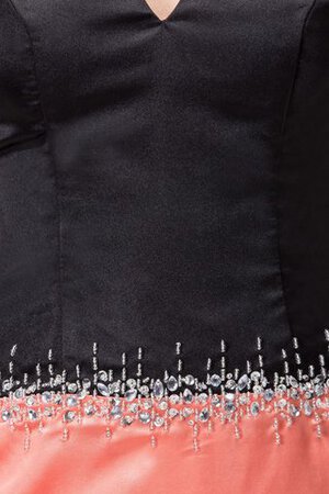 Vorne geschlitztes Perlenbesetztes bodenlanges Abendkleid mit Nackenband - Bild 3
