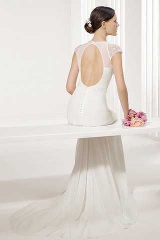 Klassisches Perlenbesetztes Garten formelles swing Brautkleid mit Perlengürtel - Bild 2