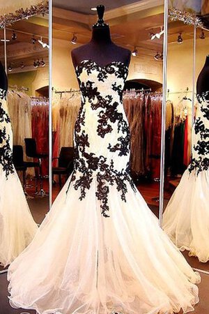 Tüll Ärmelloses Herz-Ausschnitt bodenlanges extravagantes Ballkleid mit Applikation - Bild 1