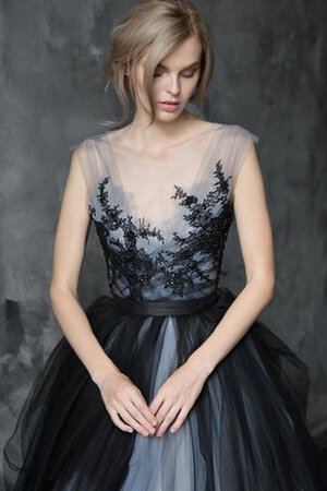 Kurze Ärmeln Tüll gesticktes Gericht Schleppe Brautkleid mit Bordüre mit Schleife - Bild 3