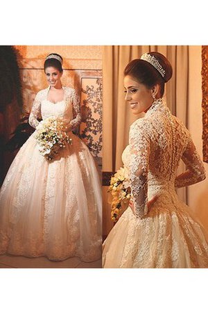Robe de mariée derniere tendance distinguee avec bouton appliques col en reine - Photo 1