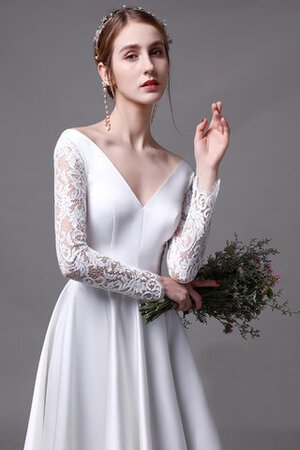 Robe de mariée parfait en satin avec décoration dentelle avec zip facile - Photo 3