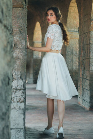 Kurze Ärmeln Glamourös Kurzes Brautkleid mit Bordüre mit Juwel Ausschnitt - Bild 1