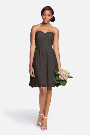 Moderno Vestido de Dama de Honor de Corte-A de Corto de Escote Corazón de Encaje Adorno - Foto 15
