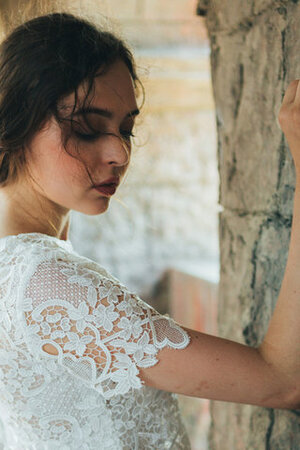 Kurze Ärmeln Glamourös Kurzes Brautkleid mit Bordüre mit Juwel Ausschnitt - Bild 3