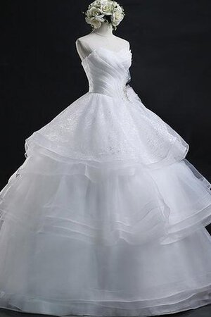 Herz-Ausschnitt geschichtes bodenlanges romantisches Brautkleid mit Bordüre aus Organza - Bild 1