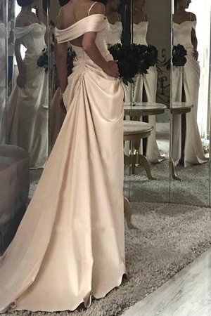 Wunderbar Halle Reißverschluss Enganliegendes Extravagantes Brautkleid - Bild 2