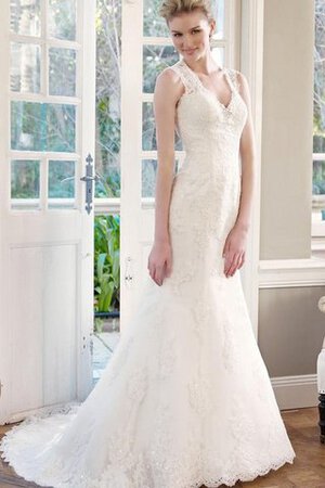 Normale Taille enganliegendes Spitze Ärmelloses Brautkleid mit Applikation mit Bordüre - Bild 1