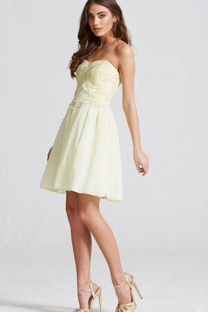Ärmelloses Chiffon Herz-Ausschnitt mini Abschlusskleid mit Perlen - Bild 1