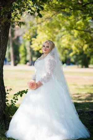Robe de mariée romantique d'epaule ajourée en tulle avec manche 3/4 avec lacets - Photo 3