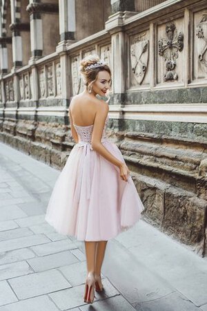 Ärmelloses A Linie knielanges stilvolles Abiballkleid mit Rücken Schnürung mit Applike - Bild 2
