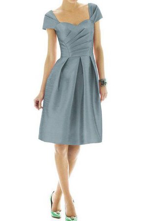 Queen neckline A-Line Satin plissiertes knielanges Brautjungfernkleid - Bild 1