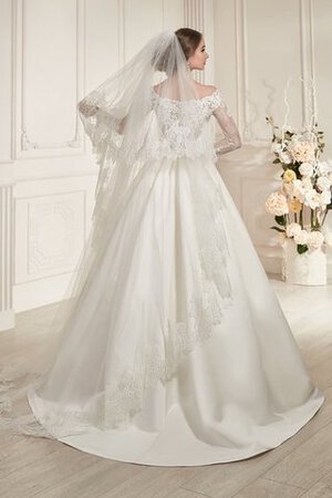 Abito da Sposa in pizzo A-Line Fuori dalla spalla in Pizzo con Perline con Bottone - Foto 3