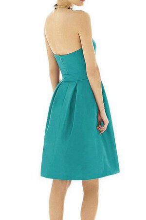 A linie plissiertes trägerloser Ausschnitt mini Brautjungfernkleid aus Satin - Bild 2