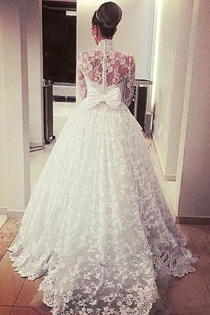 Robe de mariée élégant en dentelle avec nœud dans l'eglise plissage - Photo 3